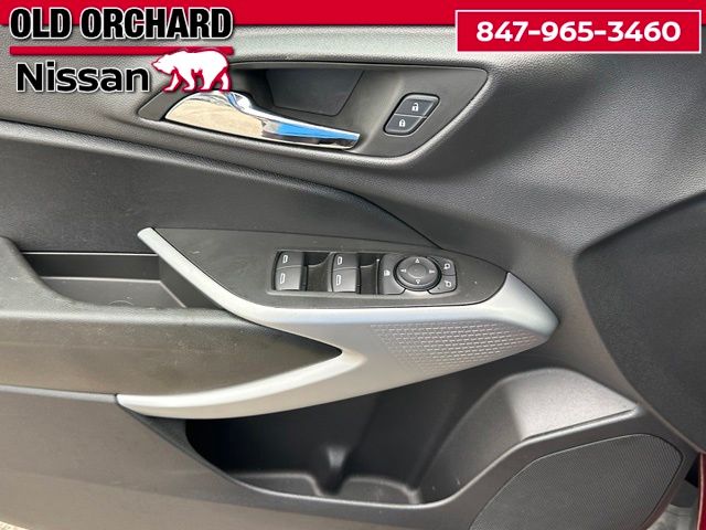 2025 Chevrolet Trax 1RS — photo 8 of 20