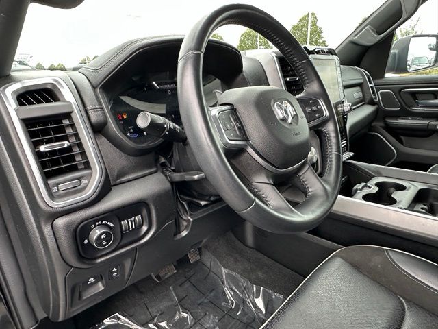 2023 Ram 1500 Laramie — photo 18 of 25