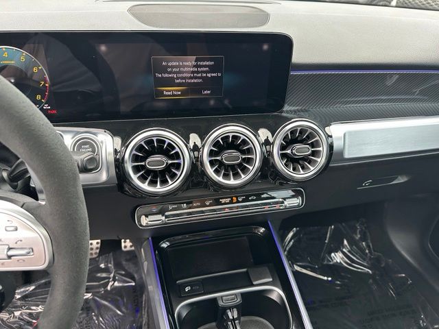 2023 Mercedes-Benz GLB GLB 35 AMG® — photo 28 of 37