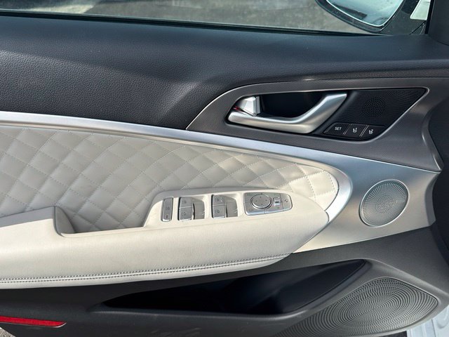 2025 Genesis G70 3.3T Sport Advanced — photo 21 of 39