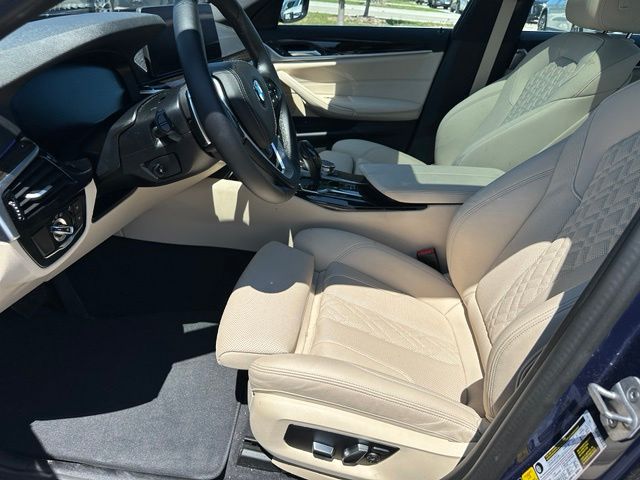 2023 BMW 5 Series 530i xDrive — photo 18 of 42