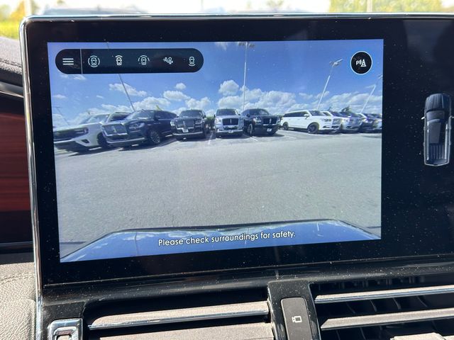 2022 Lincoln Navigator Reserve — photo 33 of 38