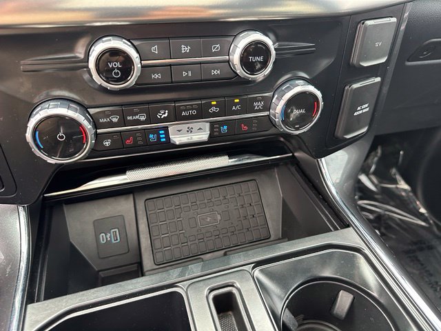 2023 Ford F-150 Lariat — photo 23 of 29
