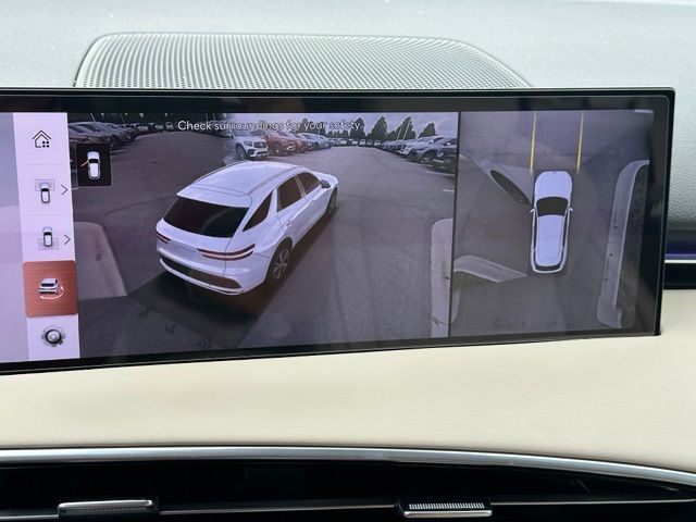 2026 Genesis GV70 2.5T Advanced — photo 33 of 37
