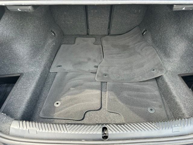 2025 BMW 5 Series 530i xDrive — photo 10 of 27