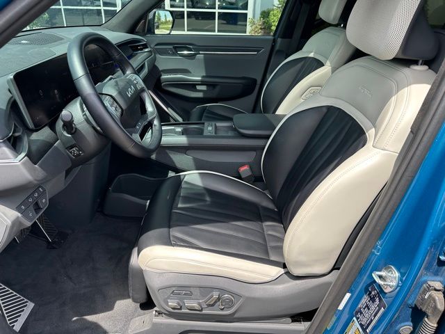 2024 Kia EV9 GT-Line — photo 24 of 44