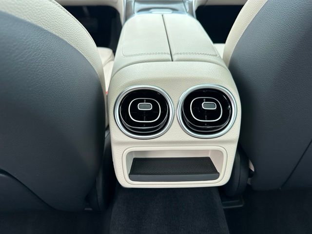 2024 Mercedes-Benz C-Class C 300 — photo 16 of 29