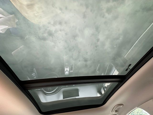 2025 Genesis GV70 2.5T — photo 16 of 31