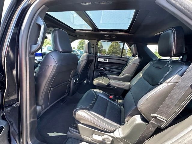2023 Ford Explorer ST — photo 18 of 36