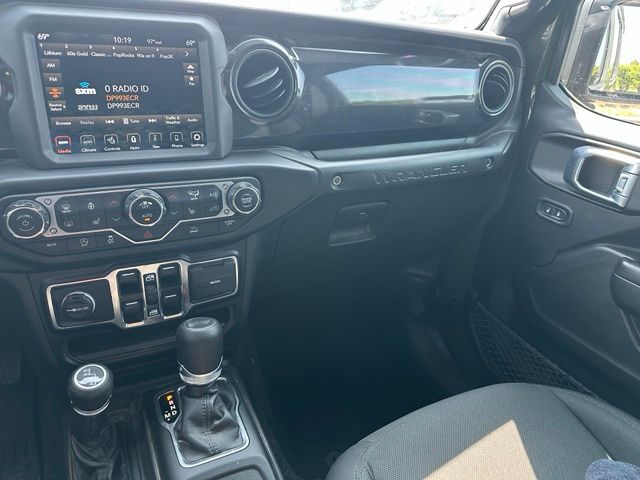 2022 Jeep Wrangler Unlimited Sport Altitude — photo 14 of 26