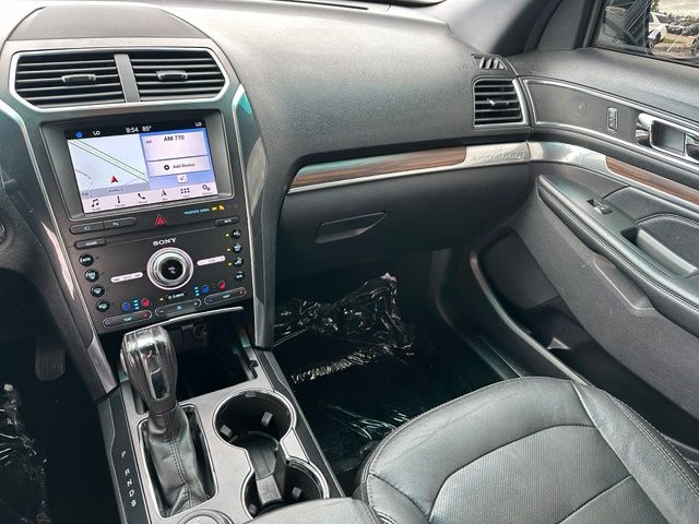 2019 Ford Explorer Limited — photo 17 of 33