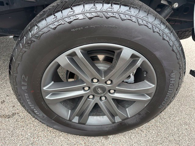 2023 Ford F-150 Lariat — photo 8 of 23