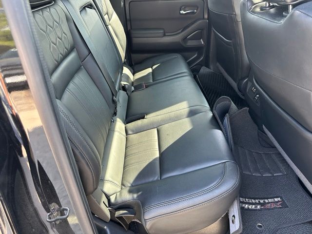 2022 Nissan Frontier PRO-4X — photo 11 of 49