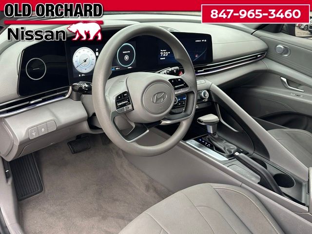 2024 Hyundai Elantra SEL — photo 14 of 21