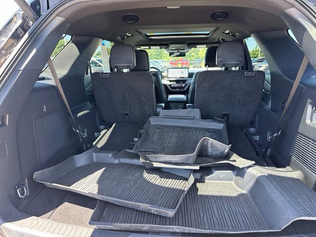 2025 Ford Explorer ST — photo 11 of 38
