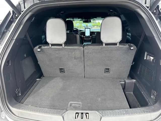 2022 Ford Explorer ST — photo 12 of 33