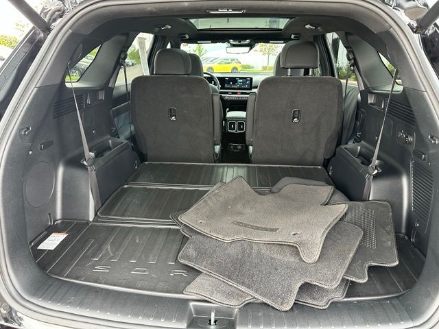 2025 Kia Sorento Plug-In Hybrid SX Prestige — photo 12 of 45