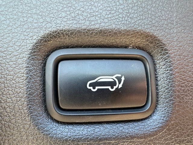 2023 Hyundai Santa Fe SEL — photo 12 of 28