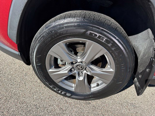 2024 Toyota RAV4 Hybrid XLE — photo 8 of 29