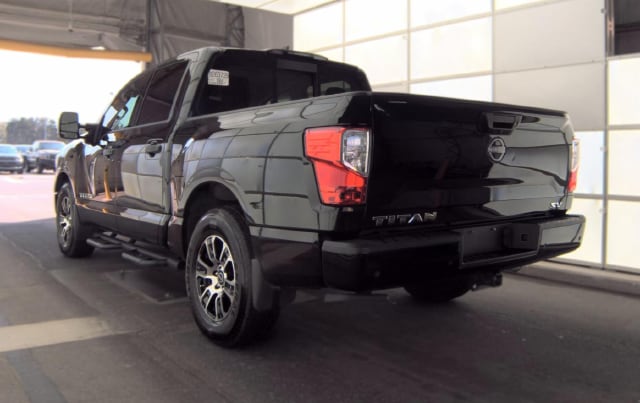 2024 Nissan Titan SV — photo 5 of 9