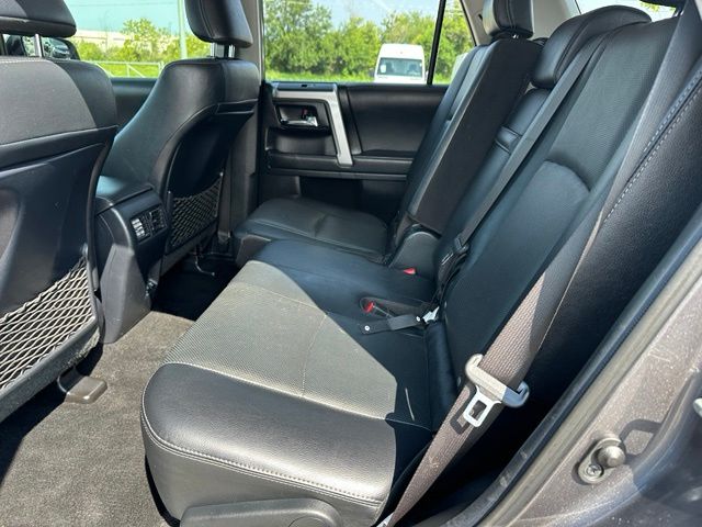 2022 Toyota 4Runner Limited — photo 13 of 31
