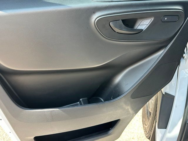 2025 Mercedes-Benz Sprinter 2500 Cargo 144 WB — photo 16 of 26