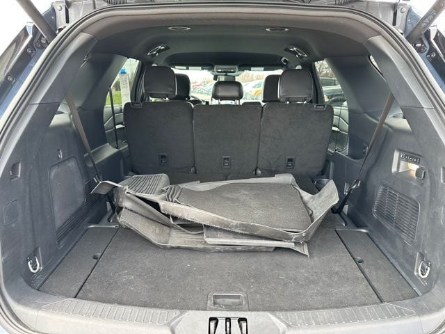 2025 Ford Explorer ST-Line — photo 9 of 31