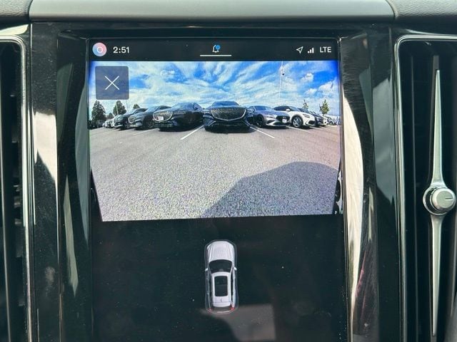 2024 Volvo XC60 B5 Plus Dark Theme — photo 27 of 29