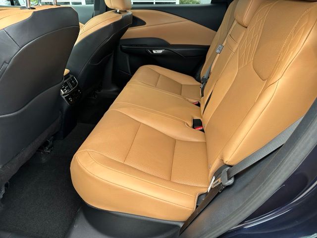 2023 LEXUS RX 350 Premium — photo 14 of 31