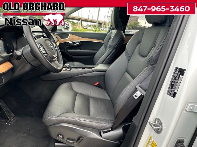2025 Volvo XC90 B6 Plus 7-Seater — photo 12 of 21