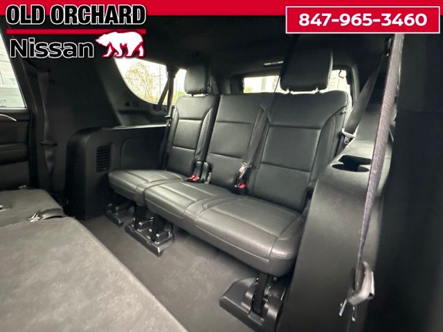 2023 Chevrolet Suburban Z71 — photo 14 of 22