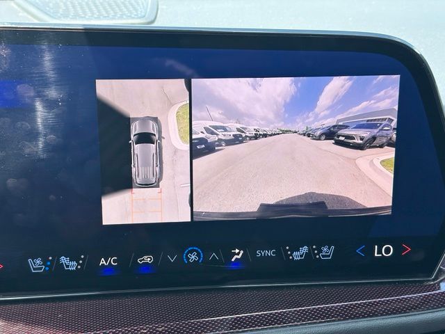 2024 Chevrolet Traverse RS — photo 28 of 38