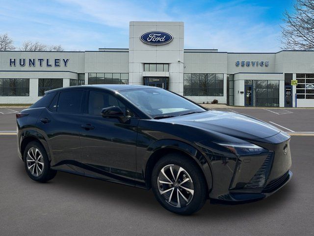 2023 LEXUS RZ 450e Premium — photo 3 of 32