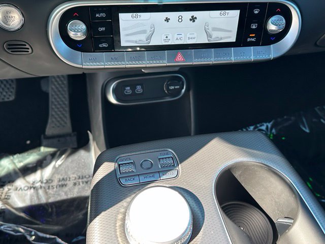 2025 Genesis GV60 Advanced — photo 26 of 41
