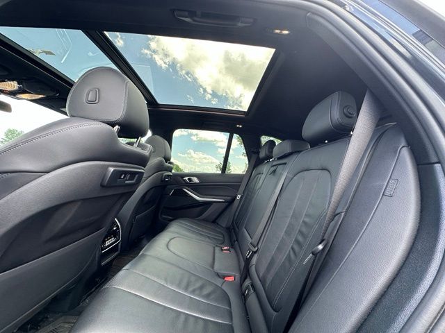 2020 BMW X5 xDrive40i — photo 18 of 41