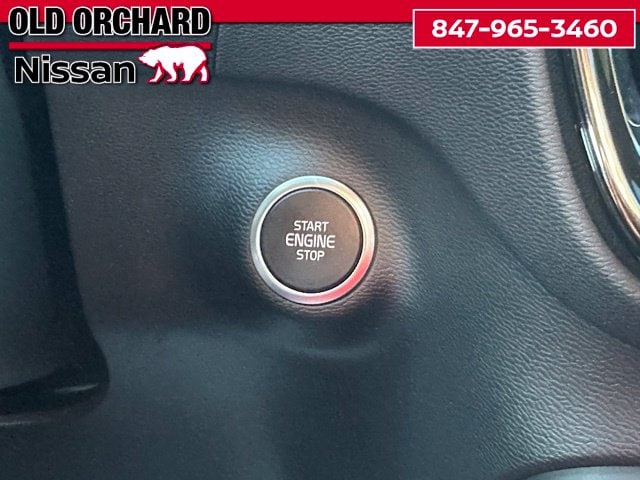 2025 Volvo XC40 B5 Plus Dark Theme — photo 19 of 22