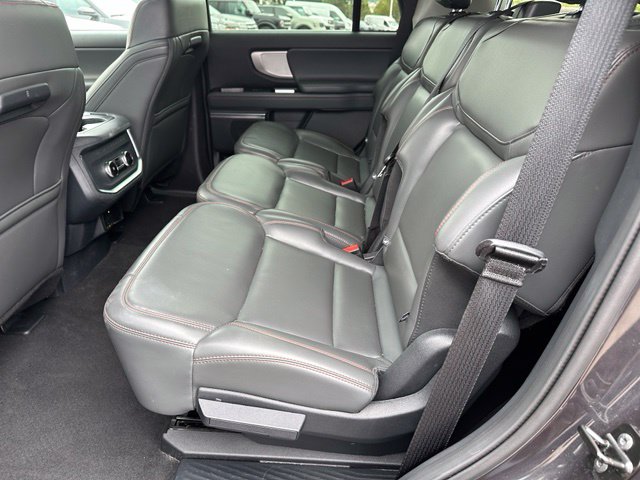 2025 Ford Expedition Active — photo 17 of 41