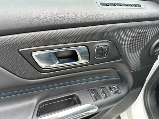 2025 Ford Mustang GT Premium — photo 15 of 26