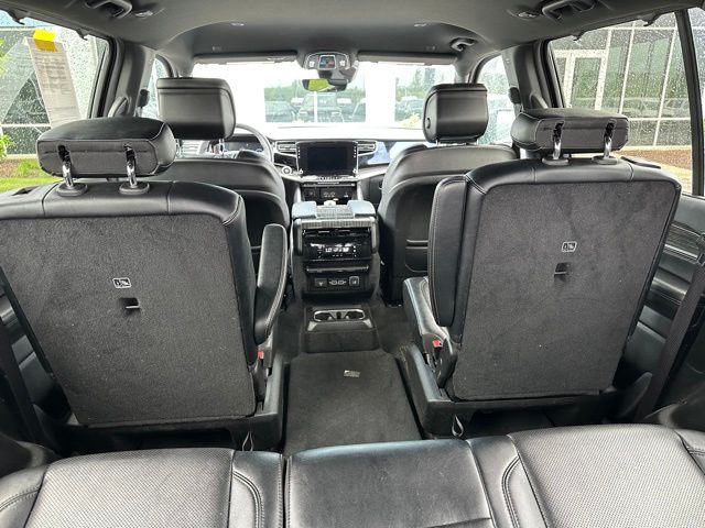 2022 Jeep Wagoneer Series III — photo 10 of 28