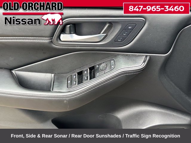 2023 Nissan Rogue SL — photo 10 of 23