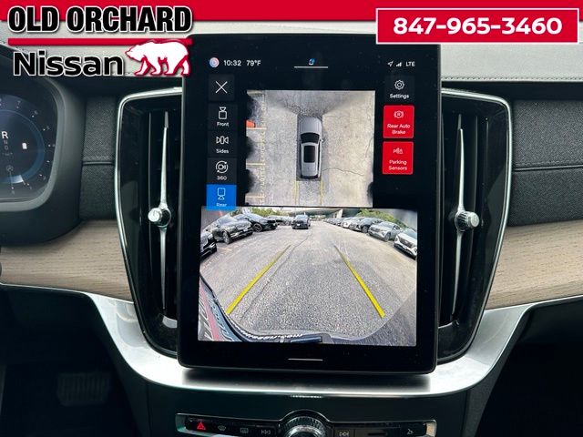 2025 Volvo XC90 B6 Plus 7-Seater — photo 18 of 22