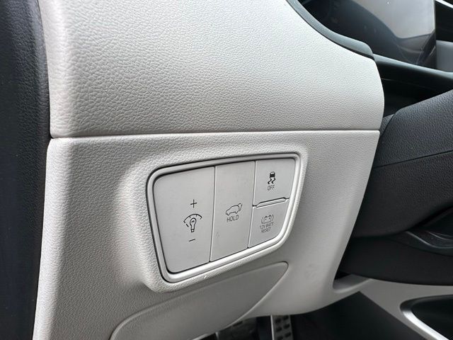 2023 Hyundai Tucson Hybrid Limited — photo 22 of 36