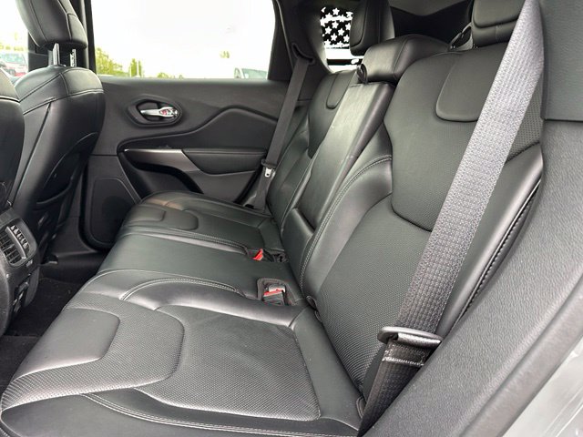2020 Jeep Cherokee Latitude Plus — photo 11 of 23