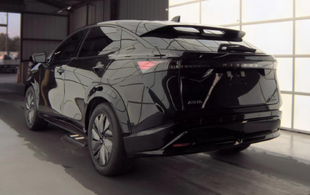 2024 Nissan Ariya Evolve+ e-4orce — photo 4 of 9