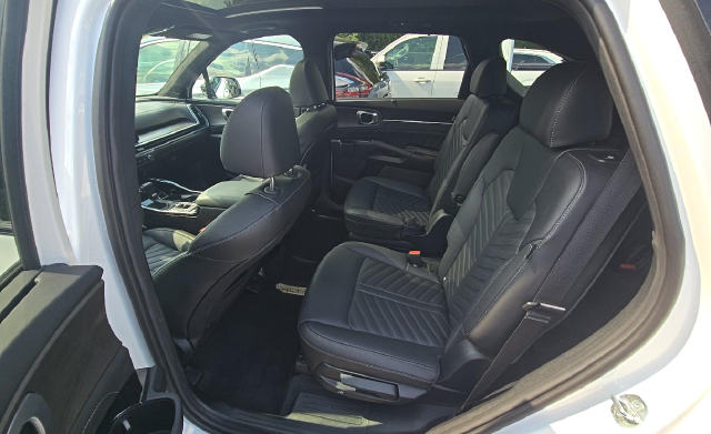 2024 Kia Sorento X-Line SX Prestige — photo 8 of 9