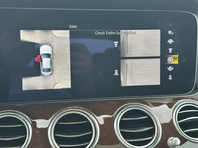 2022 Mercedes-Benz E-Class E 350 — photo 27 of 31