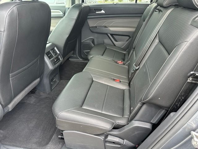 2023 Volkswagen Atlas SEL — photo 15 of 34