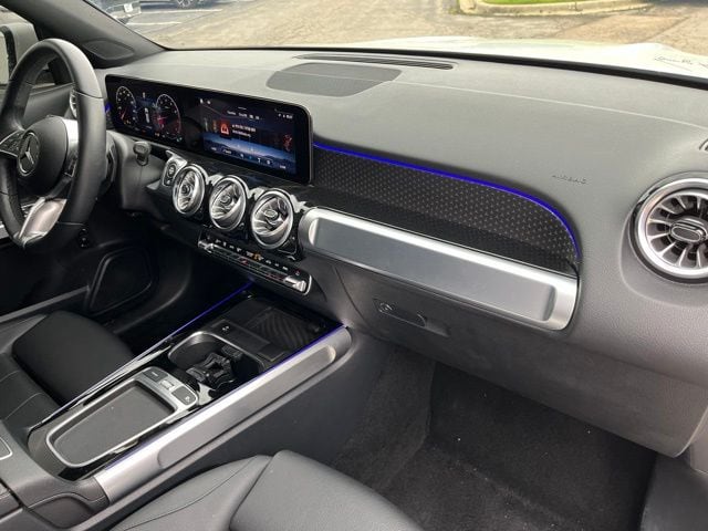 2025 Mercedes-Benz GLB GLB 250 — photo 12 of 30