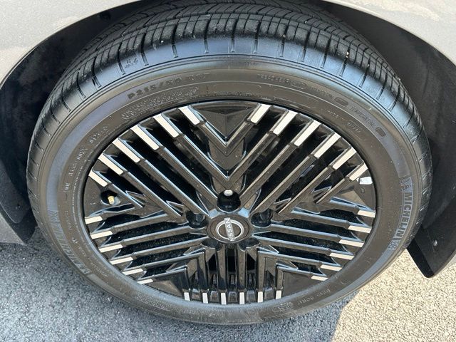 2025 Nissan Leaf SV Plus — photo 8 of 29