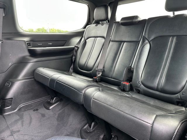 2022 Jeep Wagoneer Series III — photo 14 of 28
